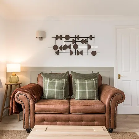Holiday home Central Malham, Sleeps 2, Private Hot Tub, Yoga Studio
