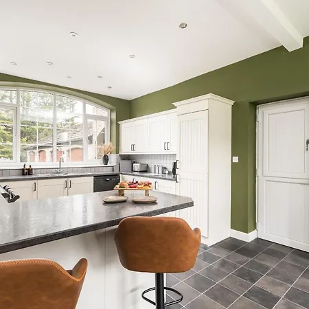 Holiday home Wellbeing Escape, 1-bed With Yoga & New Superfast Wifi *