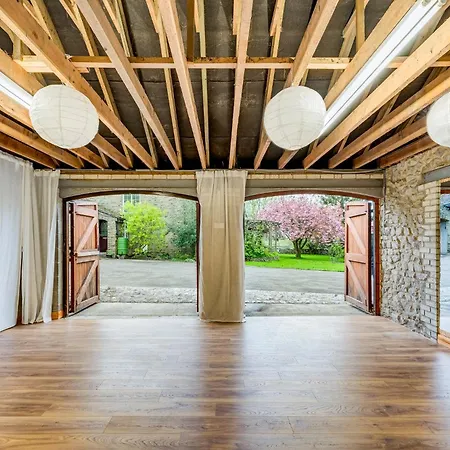 Wellbeing Escape, 1-bed With Yoga Ferienhaus *